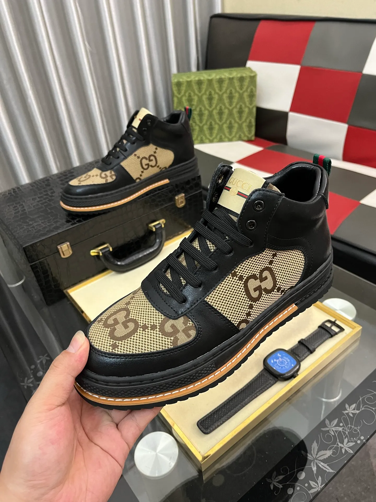 Men's shoes💰: 420⌚️⌚️[GUCCI sheepskin lining] Men's classic Gucci high-top casual shoes, original quality💯The upper is made of imported Italian cowhide and sheepskin lining, with fine workmanship and high-end atmosphere. Has a fashionable and exemplary look. Original rubber wear-resistant outsole. Code number: 38-44